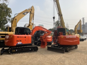 Excavatrice sur chenilles Hitachi Zaxis 60 modèle 2022 avec godet de terrassement d'une capacité de 0,22 m³ et un poids opérationnel de 6 tonnes - Product Image 5