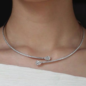 Gargantilla tipo tenis personalizada de oro blanco macizo de 18 quilates, con cadena de diamantes redondos cultivados en laboratorio y dos diamantes cultivados en laboratorio en forma de pera. - Product Image 2