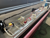 Machine de découpe laser à alimentation automatique refroidie à l'eau au CO2 avec double tête CCD pour cuir, tissu, bois, support PLT