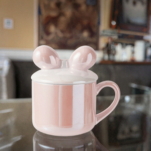 Tazza da Caffè in Ceramica <span class=keywords><strong>Rosa</strong></span> Iridescente con Coperchio a Fiocco 3D, Elegante Stoviglie Lucida per il Caffè Quotidiano e Regali - Product Image 4