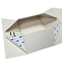 Boîte cadeau magnétique pliable haut de gamme blanche, gain de place, finition mate, ruban offert, conception personnalisable, emballage plat, pliable, directement de l'usine