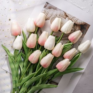 Steli di Tulipani Artificiali Premium in PU Effetto Reale, Tulipani Finti Bianco Blush per Bouquet da Sposa e Decorazioni per la Casa - Product Image 1