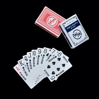 Jeu de cartes en plastique personnalisé Texas Hold Em, cartes noires, boîte en papier imperméable, jeux de société Poker Star, certifié EN71, 2,25 x 3,5 pouces