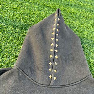 Sudadera con capucha de algodón Terry lavado de gran tamaño con tachuelas y remaches de alta calidad personalizada para hombres - Product Image 4