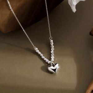 Collier pendentif cœur en argent sterling 925 rhodié style métallique Dylam, bijoux simples pour femmes, vente en gros - Product Image 5