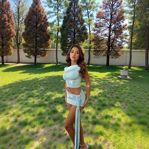 Set da Donna di Grande Successo con Maglietta Senza Maniche e Minigonna Sexy a Tinta Unita - Product Image 2