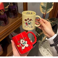 Tasse en céramique crème de dessin animé classique avec illustration de Noël 3D tasse de chiot thermique avec couvercle pour café thé bière eau voyage