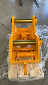 Attache rapide hydraulique pour excavatrice CH PC220 avec garantie de 12 mois - Product Image 6