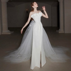 Váy cưới đuôi cá dài màu trắng chất liệu lưới tự nhiên hiện đại, kiểu trễ vai gợi cảm, chất lượng cao, thời trang. - Product Image 4