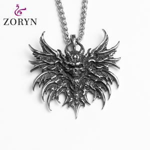 Colliers pendentifs en acier inoxydable étanche avec crâne de démon ailé, bijoux de mode gothiques punk vintage en acier titane pour hommes - Product Image 1