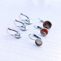 Crochets de boucle d'oreille en fil de poisson plaqué rhodium en or véritable avec capuchon de perle pour perles Rivoli de 13*19mm