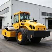 Compacteur vibrant robuste de 14 tonnes avec une force centrifuge de 325 kN pour les projets d'aéroports et de barrages