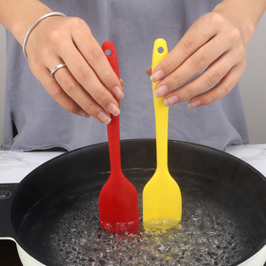 Vente en gros d'ustensiles de <span class=keywords><strong>cuisine</strong></span> <span class=keywords><strong>Spatule</strong></span> résistante à la chaleur Grande et petite taille <span class=keywords><strong>Spatule</strong></span> en <span class=keywords><strong>silicone</strong></span> antiadhésive pour gâteau - Product Image 4