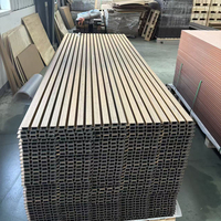 Panneaux muraux en co-extrusion, lattes en composite bois-plastique WPC, résistance aux UV, bardage en shiplap pour l'extérieur