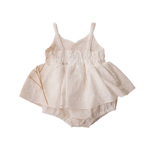 Tutina con stampa floreale per bambine, da indossare ogni giorno in estate - Product Image 5