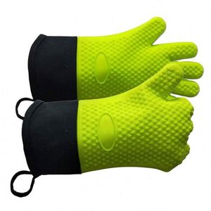 Gants de four en coton et silicone, résistants, pour la cuisine, personnalisables avec logo, style et couleur au choix - Product Image 2