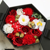 Nouvelle boîte hexagonale de fleurs de savon personnalisables haut de gamme pour la Saint-Valentin, la fête des mères/pères, Noël, avec logo et couleur personnalisés