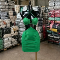 Robe moulante mini froncée à découpes et col halter pour femme, tenue de club, directement de l'usine de Guangzhou