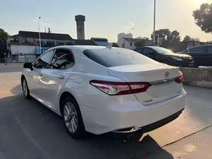 Toyota Camry 2021 2.0G Edizione Lusso 5 Posti, Motore Aspirato, Auto Usata, Guida a Sinistra, Cerchi R17, Dotata di Tetto Apribile - Product Image 3