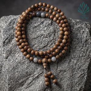 Agarwood Naturel Premium du Vietnam 108 Mala avec Perles de Corail Gris Fumé 6mm, Breloques en Argent Thaïlandais, Design Minimaliste Vietnamien - Product Image 3