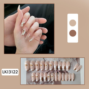 Faux ongles 24 pièces en gros en usine de styles japonais et coréen Design coloré coeur étoile pour application au doigt - Product Image 1