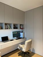 Meuble de bureau sur mesure de qualité commerciale avec étagère à livres, armoire à dossiers verrouillable et rangement pour ordinateur