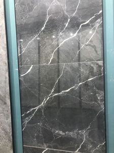 Venta al por mayor 600x600 Porcelanto Azulejos de porcelana de mármol blanco estándar brillante Azulejo de cerámica de pared negra para piso - Product Image 4