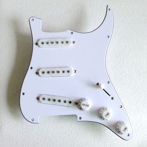 Para <span class=keywords><strong>STP50</strong></span>, protector de guitarra de plástico y metal con 11 orificios para tornillos, con pastillas cerámicas escalonadas SSS (blanco/negro) para guitarras eléctricas - Product Image 1