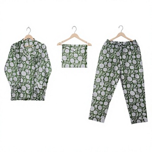 Ensemble de pyjama élégant fait main en coton 100% avec col rabattu, imprimé floral, léger, respirant, séchage rapide, doux, pour toutes les saisons - Product Image 1