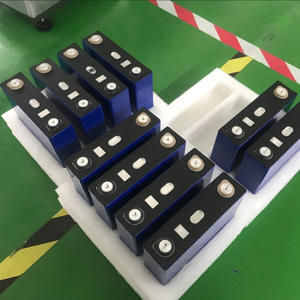 Batteria al Litio Ferro Fosfato LFP 3.2v 40Ah 50Ah 100Ah 200Ah, Cella Batteria Lifepo4 3.2v per Accumulo di Energia Solare - Product Image 6