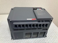 Variateur de fréquence Mitsubishi FR-D720-5.5K monophasé à commande vectorielle 220V d'occasion, marque japonaise, neuf et original avec garantie d'un an
