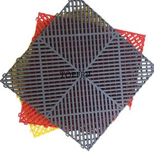 Carreaux de revêtement de sol de garage en PP Interlock de haute qualité - Product Image 1