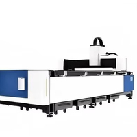 Machine industrielle polyvalente à laser fibre pour découpe de métaux, avec table de travail robuste et système d'échange d'enclôture intégrale, pour moteurs et moteurs à moteur.