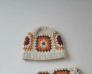 Gorro de Ganchillo Hecho a Mano con Diseño de Cuadrados Granny, Gorro de Invierno Tejido con Patrón Floral para Mujer, para Viajes y Uso Diario - Product Image 2