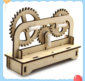 Học sinh truyền bánh răng học các nguyên tắc của truyền động cơ học tiến hành thí nghiệm khoa học và tạo ra tự làm - Product Image 3