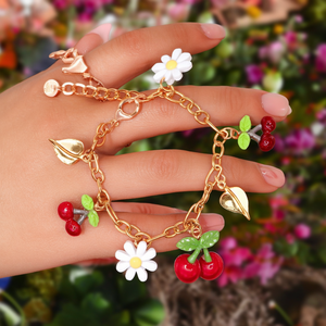 สร้อยข้อมือแฟชั่น สแตนเลสสตีล 316L ชุบทอง PVD ประดับจี้เชอร์รี่และเดซี่ เครื่องประดับสำหรับผู้หญิง - Product Image 3