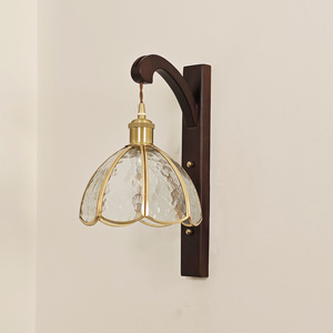 Lámpara de Pared Vintage de Madera Maciza con Pantalla de Vidrio Ámbar, Estilo Retro Francés, Aplique de Cabecera - Product Image 4