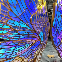Lustre en PVC en forme d'aile d'ange géante, couleur personnalisée, grand lustre artistique pour hall d'hôtel, projet de décoration intérieure commerciale