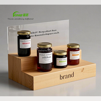 Présentoir d'étape en bois à 3 niveaux de haute qualité avec panneau arrière en acrylique pour pot de confiture gravé avec logo de marque