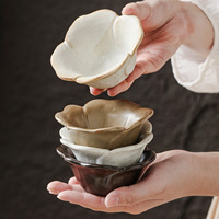Simpele huishoudelijke restaurant servies dipsaus schaaltje bloeivormig keramiek dim sum schaaltje gebak gedroogd fruit snack schaaltjes