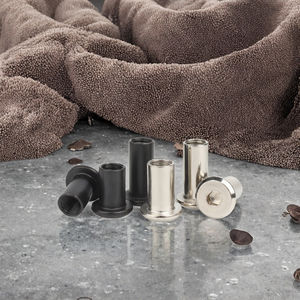 Écrou de serrage carré à tête <span class=keywords><strong>plate</strong></span> en acier inoxydable 304, <span class=keywords><strong>bord</strong></span> inversé, avec bouchon à vis pour plaque de fixation, couleur naturelle, classe 4.8 6.8, vente en gros - Product Image 3