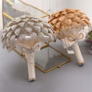 Nouveaux bouquets de mariage en champagne, roses en soie avec cristaux et perles, fleurs artificielles pour <span class=keywords><strong>mariée</strong></span> et demoiselles d'honneur, <span class=keywords><strong>bouquet</strong></span> de <span class=keywords><strong>mariée</strong></span> fait main - Product Image 4