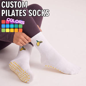 Chaussettes de yoga BiLu personnalisées OEM avec grip en silicone antidérapant pour les marques de studios de Pilates - Product Image 3
