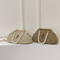 Nouvel Arrivage : Petites Pochettes de Vacances, Sacs de Plage en Paille Tressée Souple, Sacs à Main de Luxe d'Été en Gros avec Chaîne de Perles et Fermoir Clip