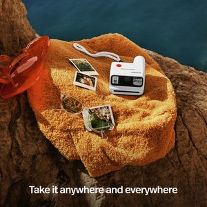 <span class=keywords><strong>Polaroid</strong></span> Go Génération 3 - Appareil photo instantané miniature (9195) - Compatible uniquement avec le film Go |   <span class=keywords><strong>Mini</strong></span> appareil photo instantané - Product Image 2