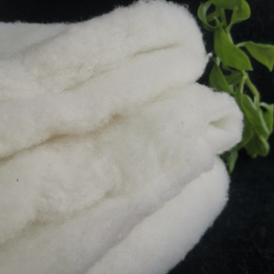 Isolation en <span class=keywords><strong>ouate</strong></span> de <span class=keywords><strong>polyester</strong></span> recyclé en mélange de laine naturelle pour vêtement - Product Image 5
