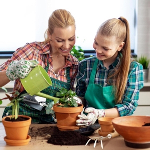 Ensemble d'outils de jardinage robustes et ergonomiques, très demandés pour la culture des plantes - Product Image 6