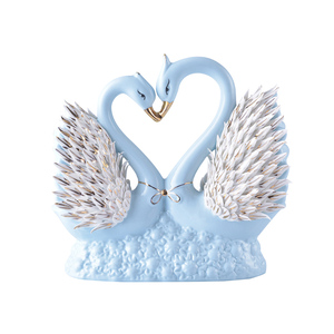 تماثيل زوج البجع السيراميكية المخصصة لتزيين طاولات وحفلات الزفاف لعام 2023 - Product Image 4