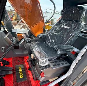 Excavadora hidráulica de cadenas Doosan DX225 de 22 toneladas de segunda mano de alta calidad, adecuada para trabajos de terraplenes y construcción de carreteras. - Product Image 6