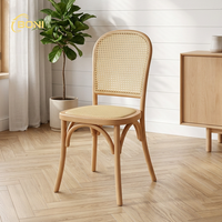 Chaise de banquet d'hôtel de qualité commerciale, structure en bois massif, dossier en rotin, durable, pour événements et repas